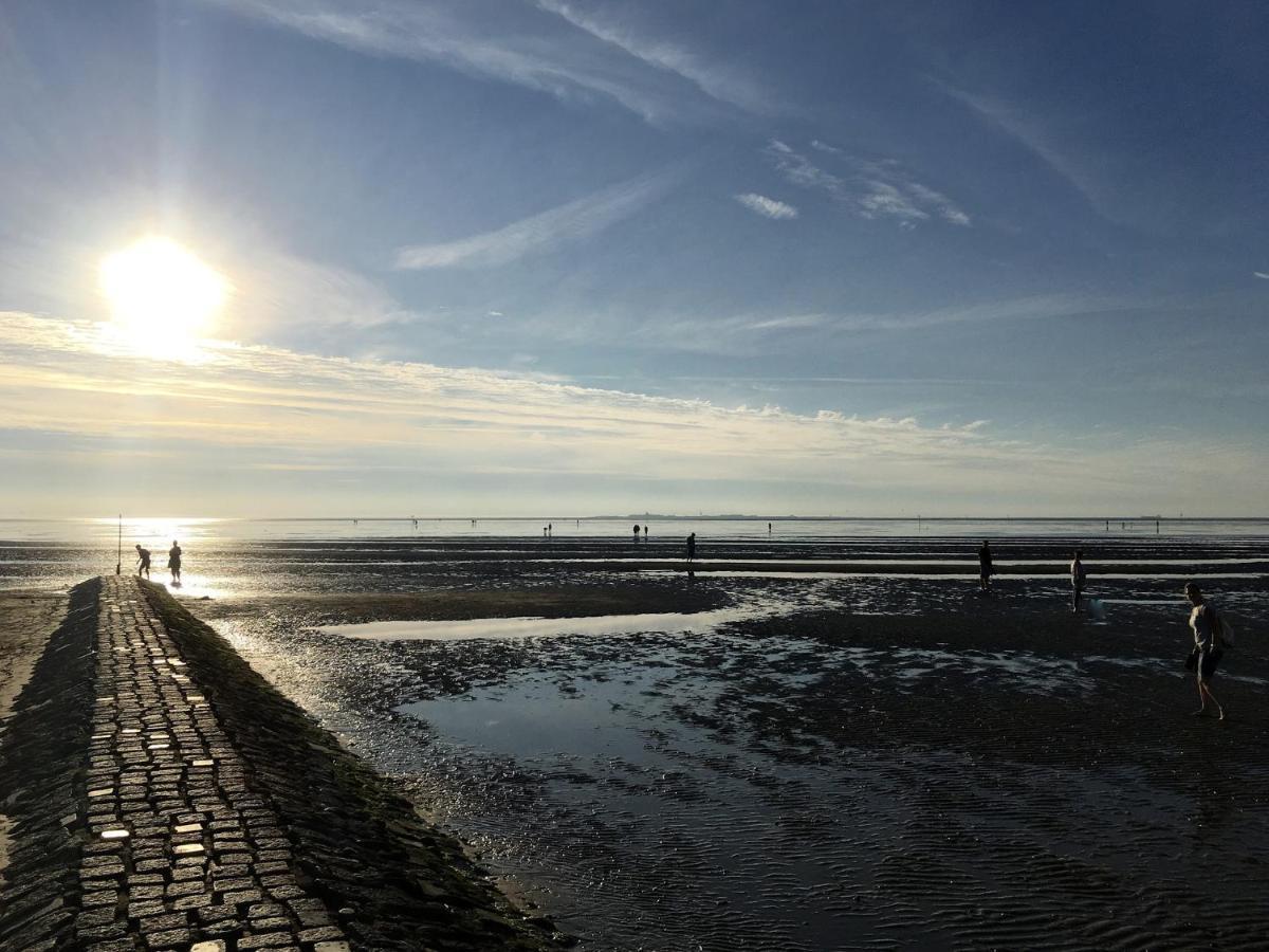 Luettje Huus Frieda Mit Strandkorb Am Strand Von Mai Bis September Apartment Cuxhaven Bagian luar foto