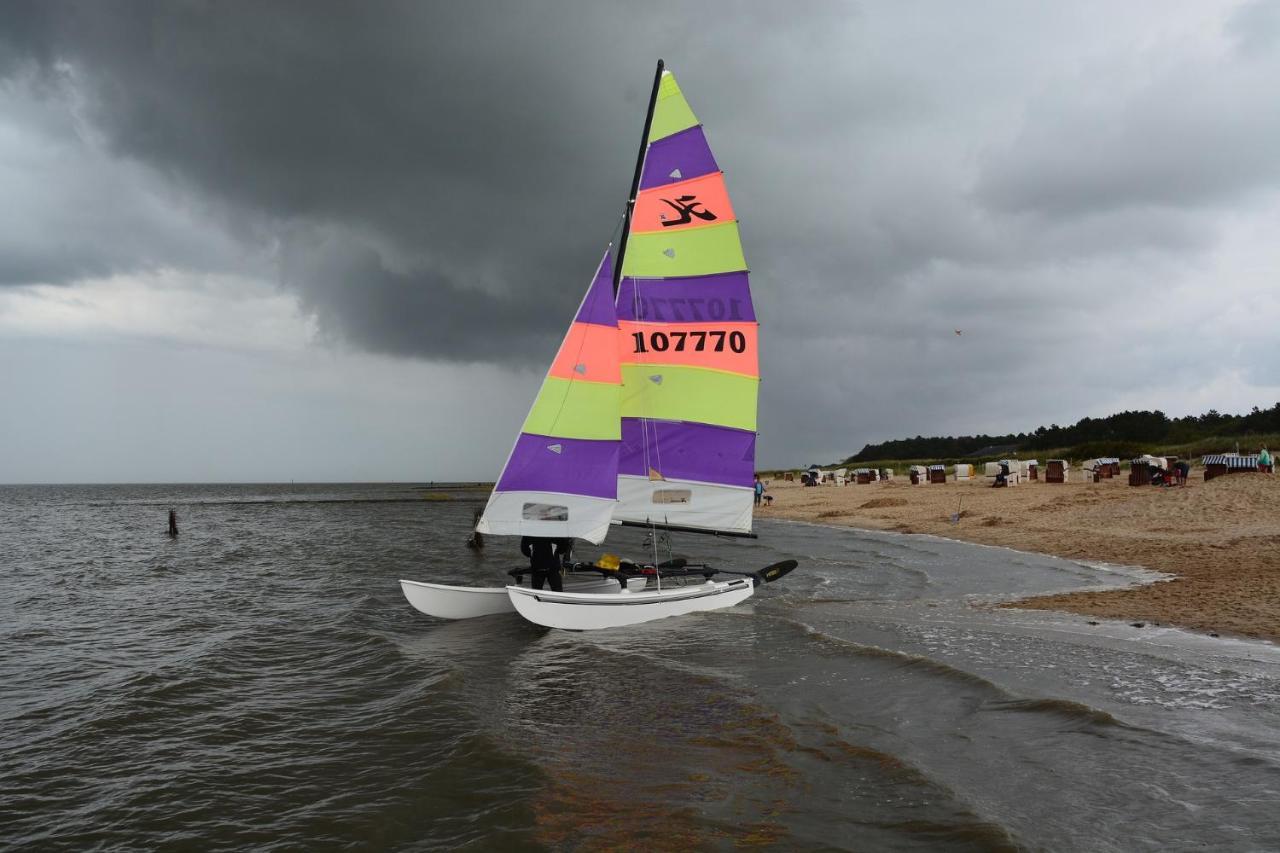 Luettje Huus Frieda Mit Strandkorb Am Strand Von Mai Bis September Apartment Cuxhaven Bagian luar foto