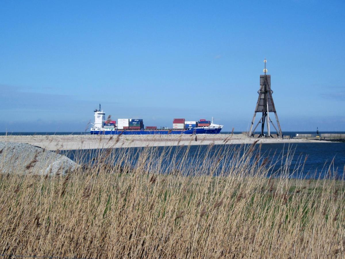 Luettje Huus Frieda Mit Strandkorb Am Strand Von Mai Bis September Cuxhaven Bagian luar foto